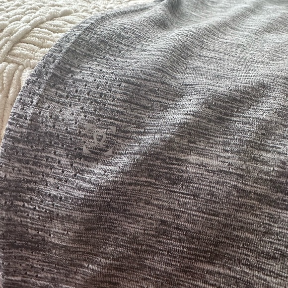 Men’s Large Lululemon Long Sleeve Shirt - Picture 6 of 8